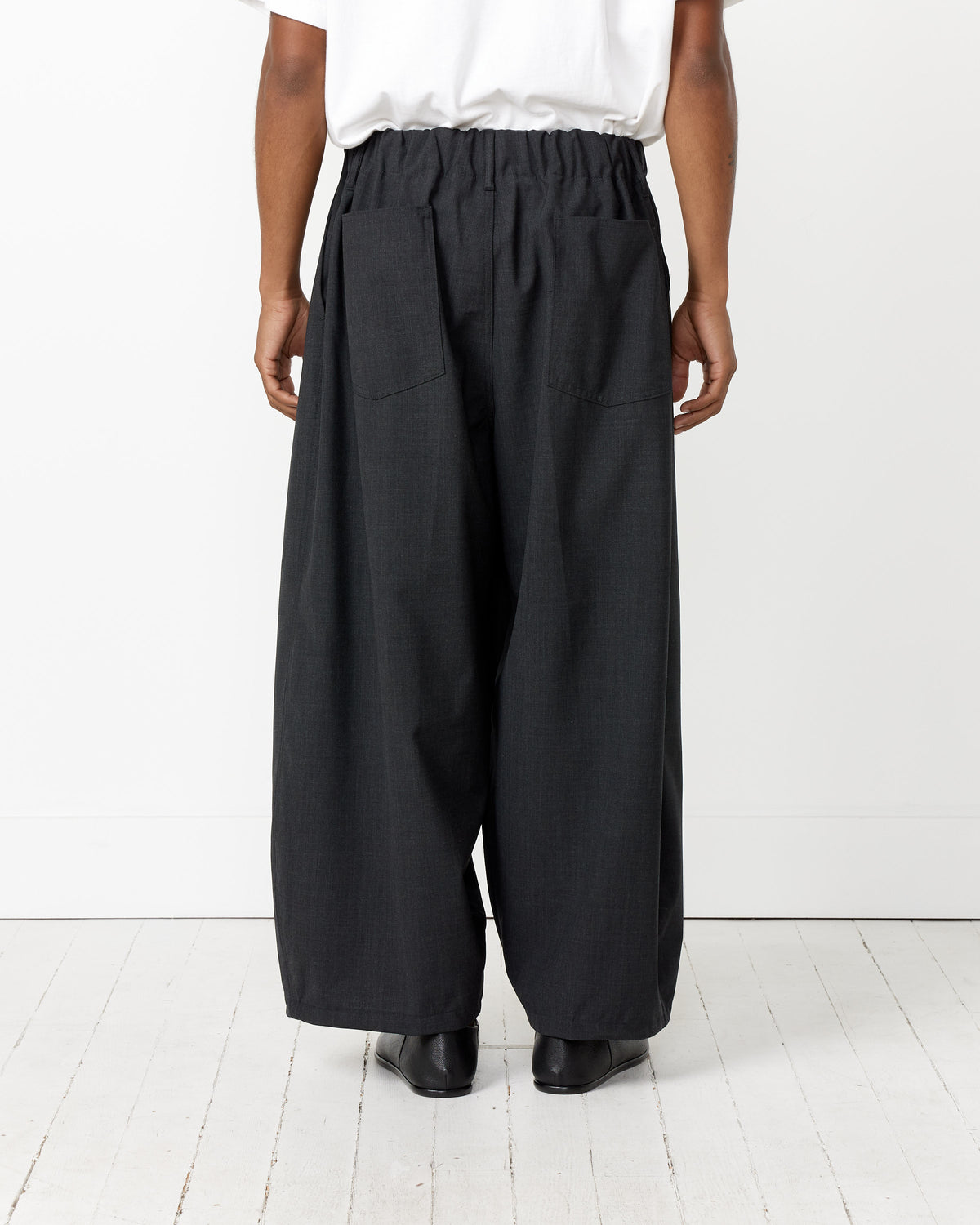 Essential Circular Pant in Anthracite Sillage A wide range of